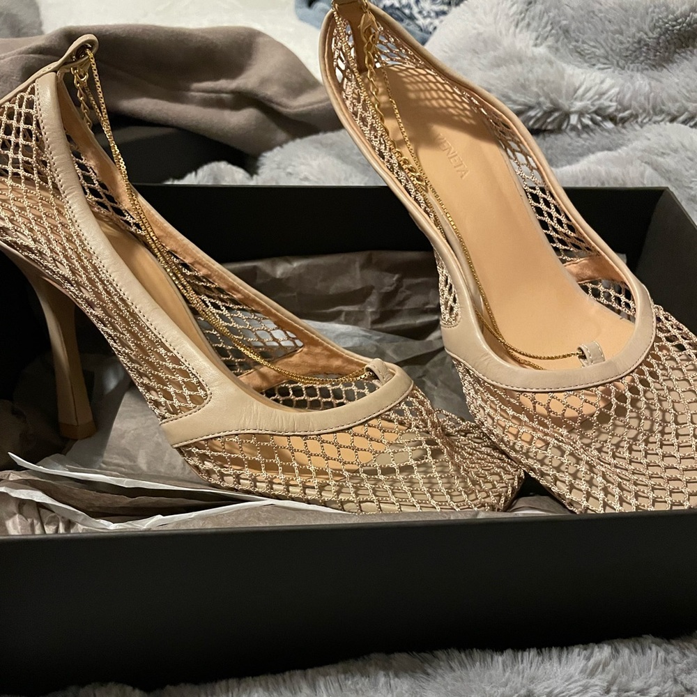 Bottega Veneta heels worn once come with dust bag and box